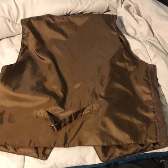 Baxter & Wells brand Man’s Brown leather Vest - Picture 4 of 5